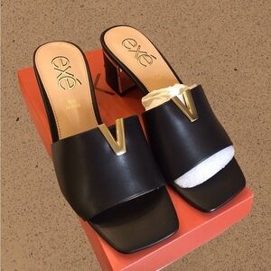 New in Box Exe Black Leather Women's Mules Sz 7.5‎